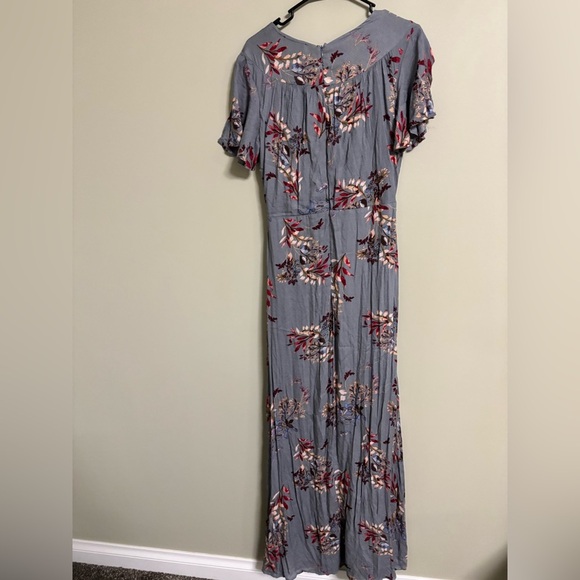 Lulus Floral Printed Maxi Wrap Dress Size Medium Flutter Short Sleeves V Neck - Picture 2 of 7